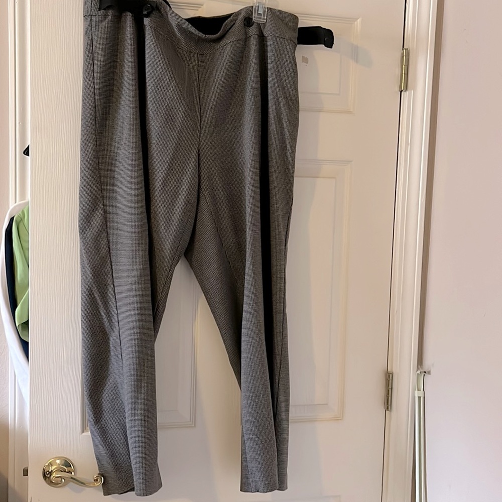 Women’s Gray Houndstooth Pants by Investment
